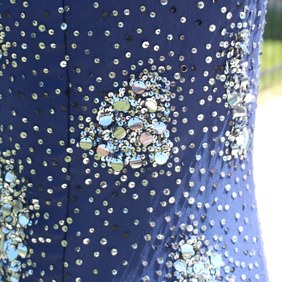 Badgley Mischka navy blue sleeveless sequin dress..... - Picture 5 of 11
